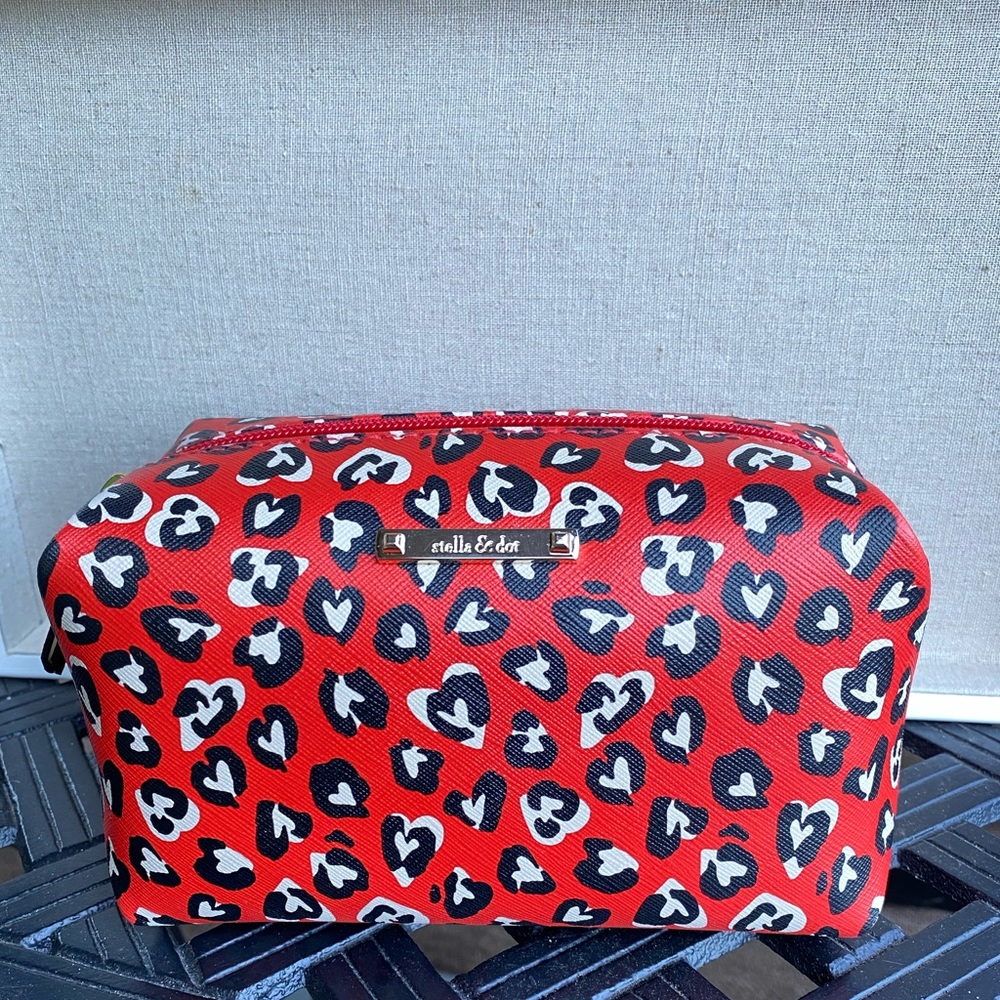 New Stella & Dot Wild Hearts Pouf Cosmetic Bag